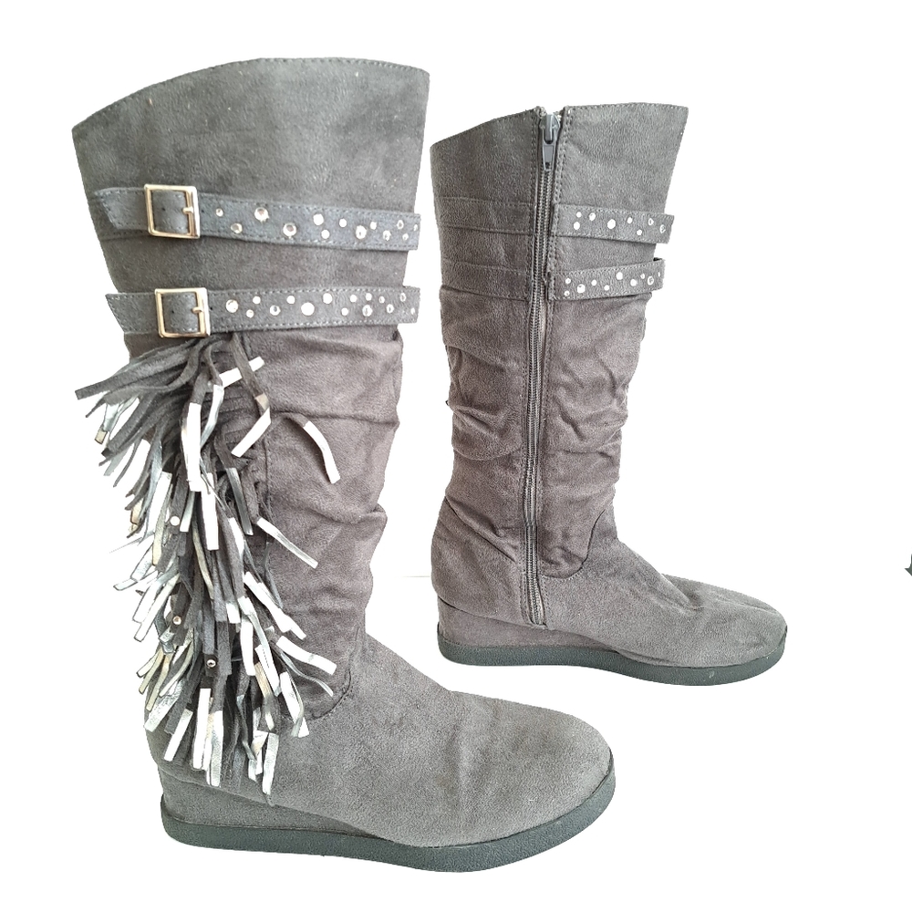 Justice Fringe Wedge Boots, gray, Womens Sz 6 US, RN # 107931